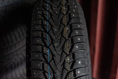 фото протектора и шины WINTERNOVA STUD III Шина ZMAX WINTERNOVA STUD III 265/70 R17 115T