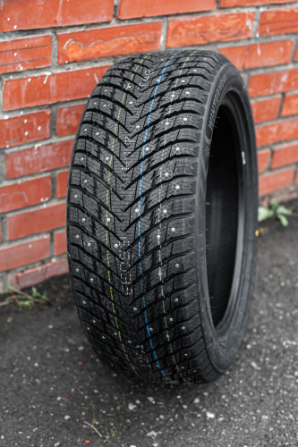 фото протектора и шины WINTERNOVA STUD II Шина ZMAX WINTERNOVA STUD II 225/55 R18 102T